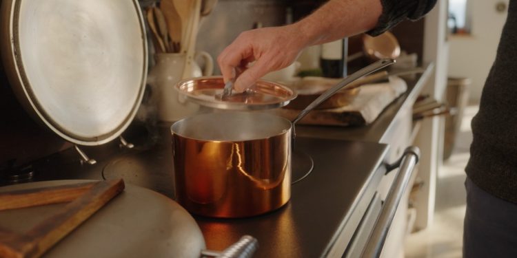 Celebrity chefs hail “incredible” copper pans made entirely in Britain