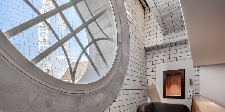 ASWS showcases unrivalled expertise in County Hall window restoration