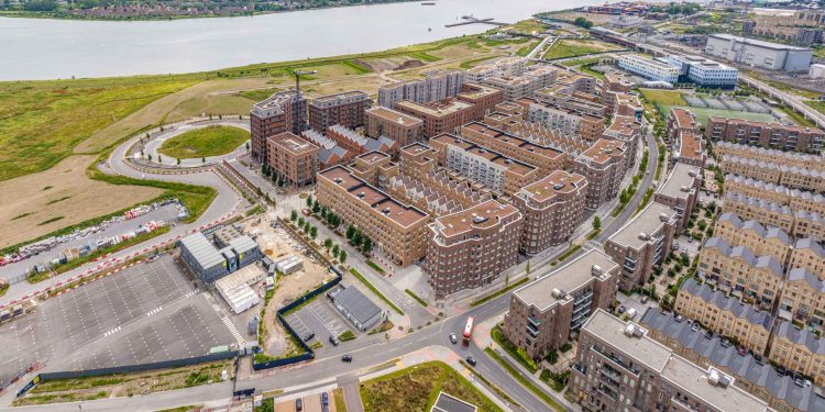 Bouygues Secures Approval for Major LSE Student Tower Scheme in London