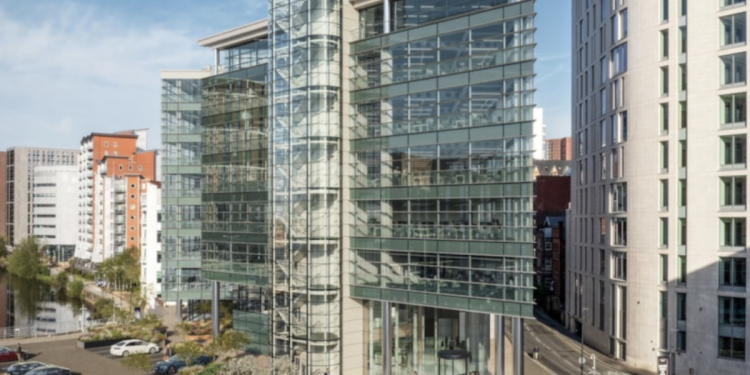 Willmott Dixon starts £40m Leeds rail office overhaul
