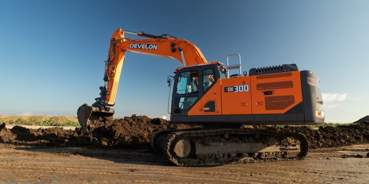 Develon adds 32-tonne excavator to Series 9 range