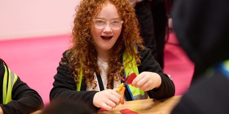 Calls to increase proportion of girls in engineering and technology education