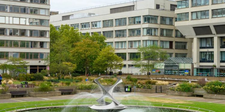 Guy’s and St Thomas’ seeks long-term contractor for £30m hospital refurbishment programme